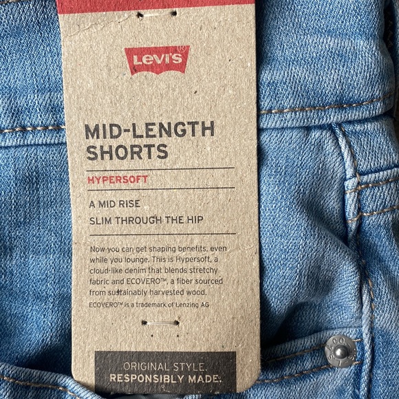 Levi’s Jean Shorts - NWT - Picture 3 of 3